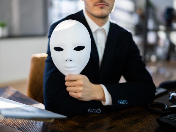 L'abito non fa il monaco